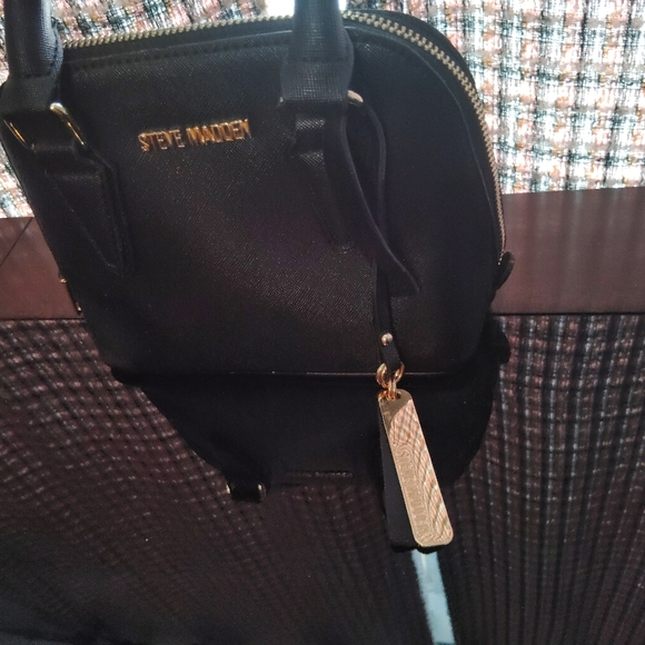 Steve Madden Mini/ Small Purse With Side Tag - Picture 3 of 16
